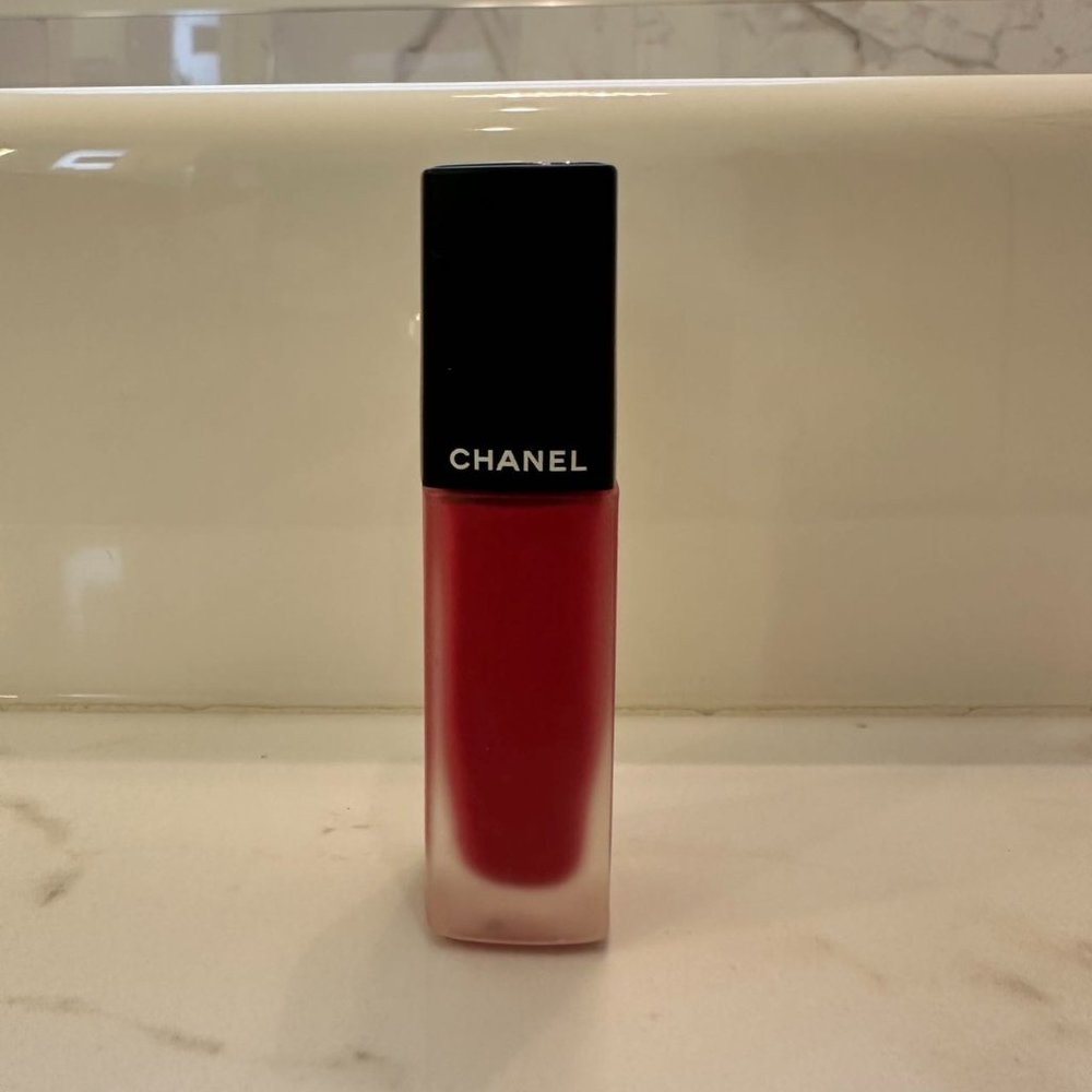 Chanel Deluxe liquor Lip Color 172